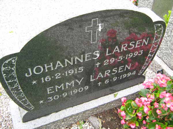 Billede af gravsten på Bøvling Kirkegård