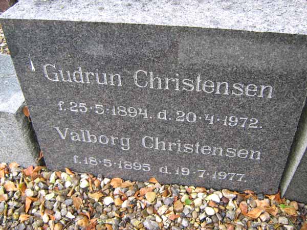 Billede af gravsten på Venø Kirkegård